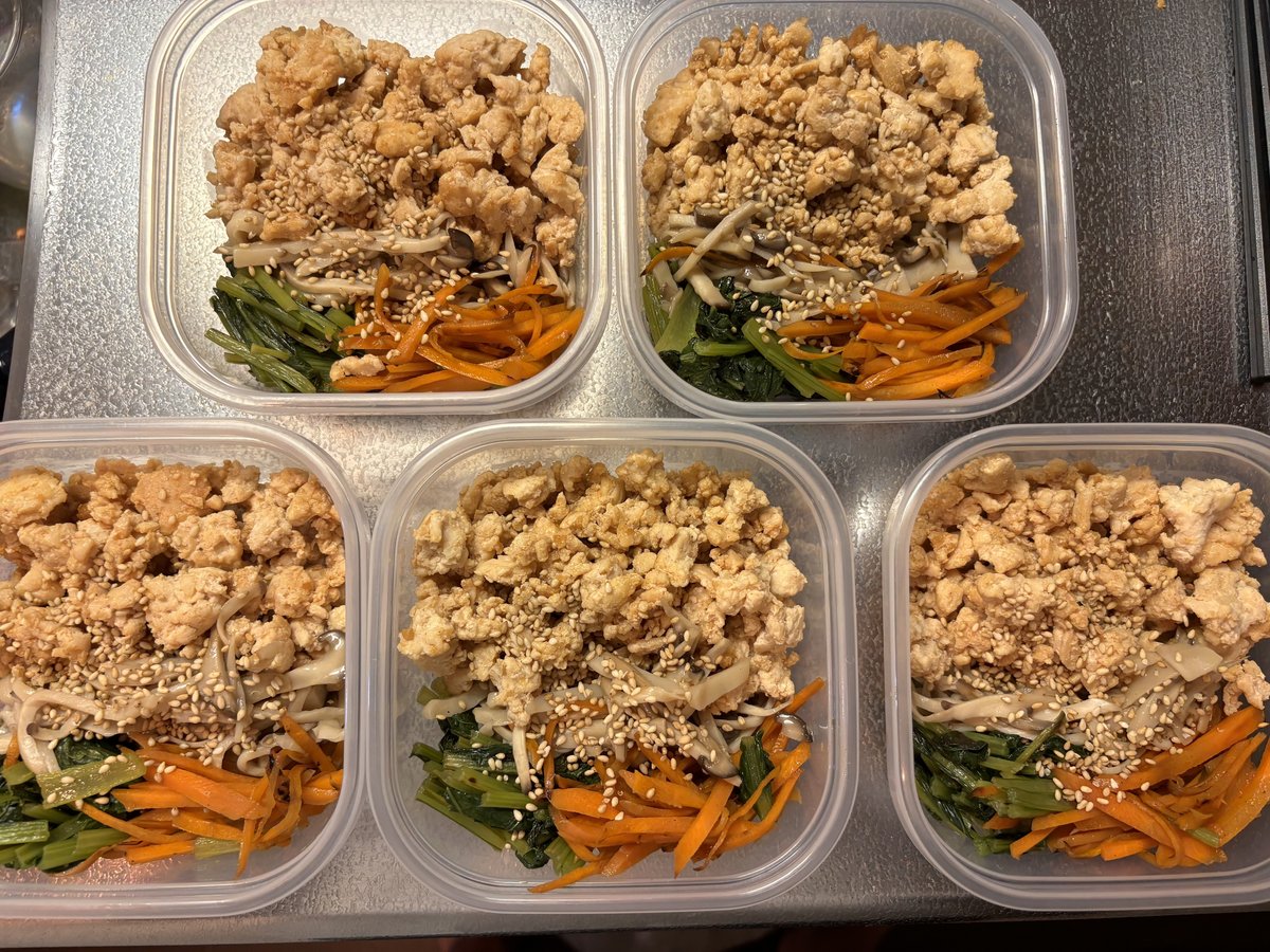 主婦の簡単ダイエットお昼ご飯！「ヘルシーチキンサラダと洋風春雨スープ」