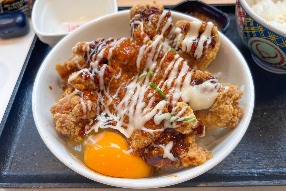 ピリ辛青ねぎから揚げ丼』by アドさん : 吉野家 135号線伊東店 - 伊東 牛丼食べログ