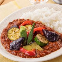 ズッキーニで♪夏野菜たっぷりチキンキーマカレ