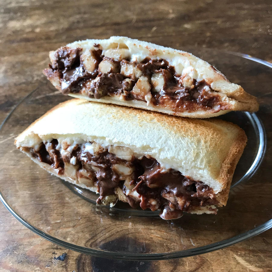 チョコとマシュマロのホットサンド バター風味