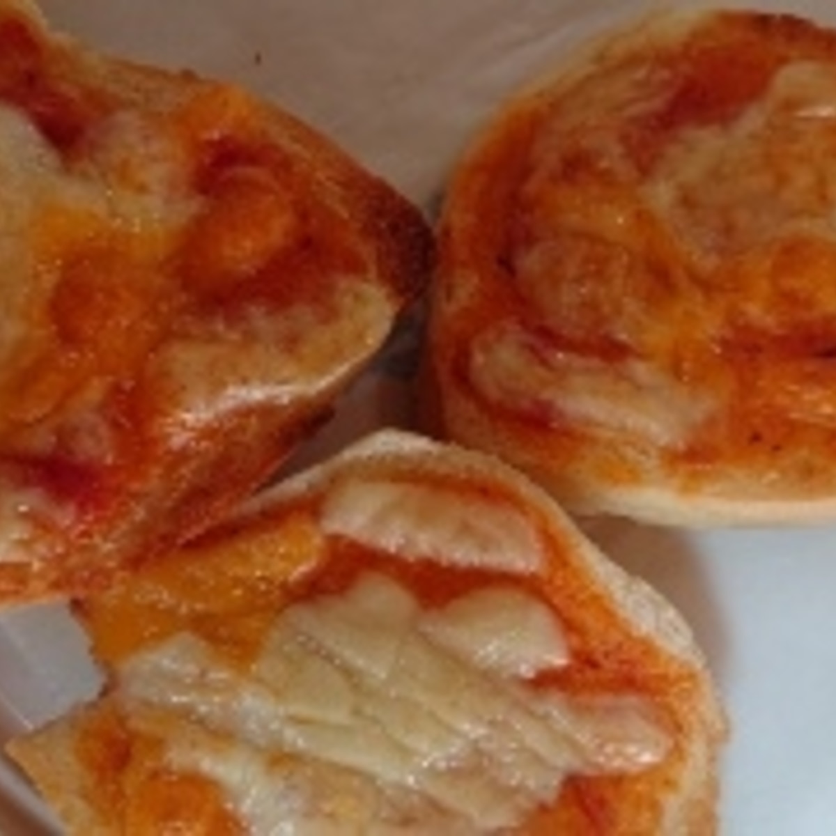 コストコのマスカルポーネロールを買ってみたら美味しかった❕ オススメのアレンジ思い付いたので、共有するね🫶 ✿マスカルポーネロールをトースト✿潰れないように真ん中を十字にカット ✿メープルシロップを中心にたっぷり流す ✿シロップが染み込んでいるので、普通