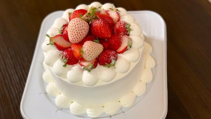 ホールケーキ 苺のムース＜ミストラル＞愛知県あま市の素材にこだわる人気ケーキ店あま市のおすすめグルメなら旅色