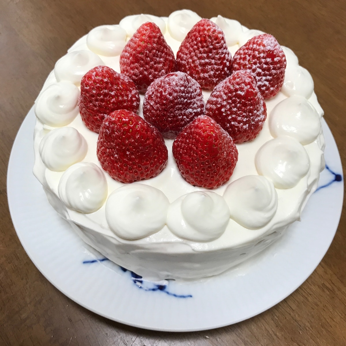 もちもちいちごケーキ」市販のスポンジケーキをもちもちデコレーション♡求肥のケーキレシピだよ！チョリーナ チョコ島