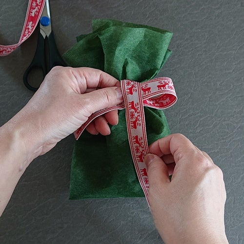 ラッピングにセンス良くリボンを結ぶ方法をご紹介します！資格のPBアカデミ