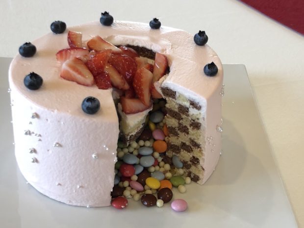 手作りお菓子 映える！無印の特大バウムで簡単ギミックケーキの作り方&あんふぁん