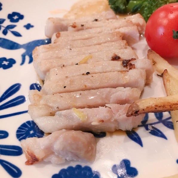 塩麹だけで絶品☆豚ロース厚切り肉のソテ