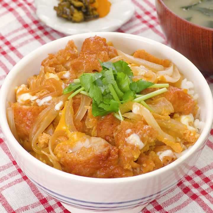 電子レンジで簡単！唐揚げ卵とじ丼