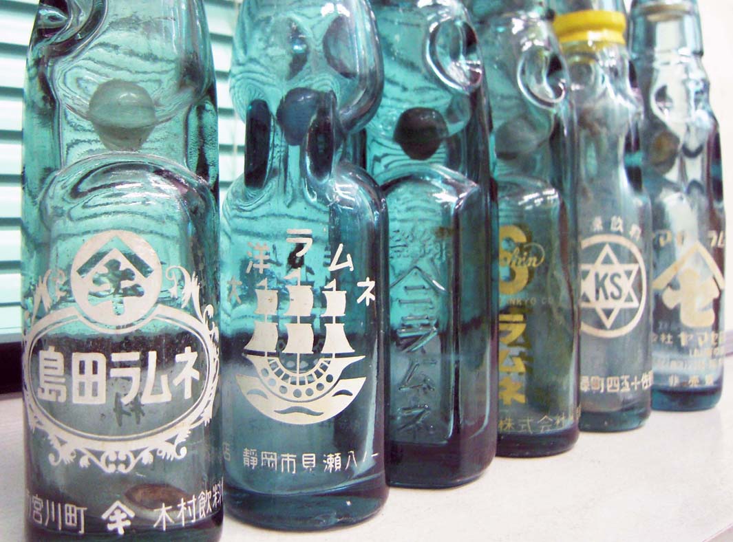 ラムネ瓶 - Wikipedia