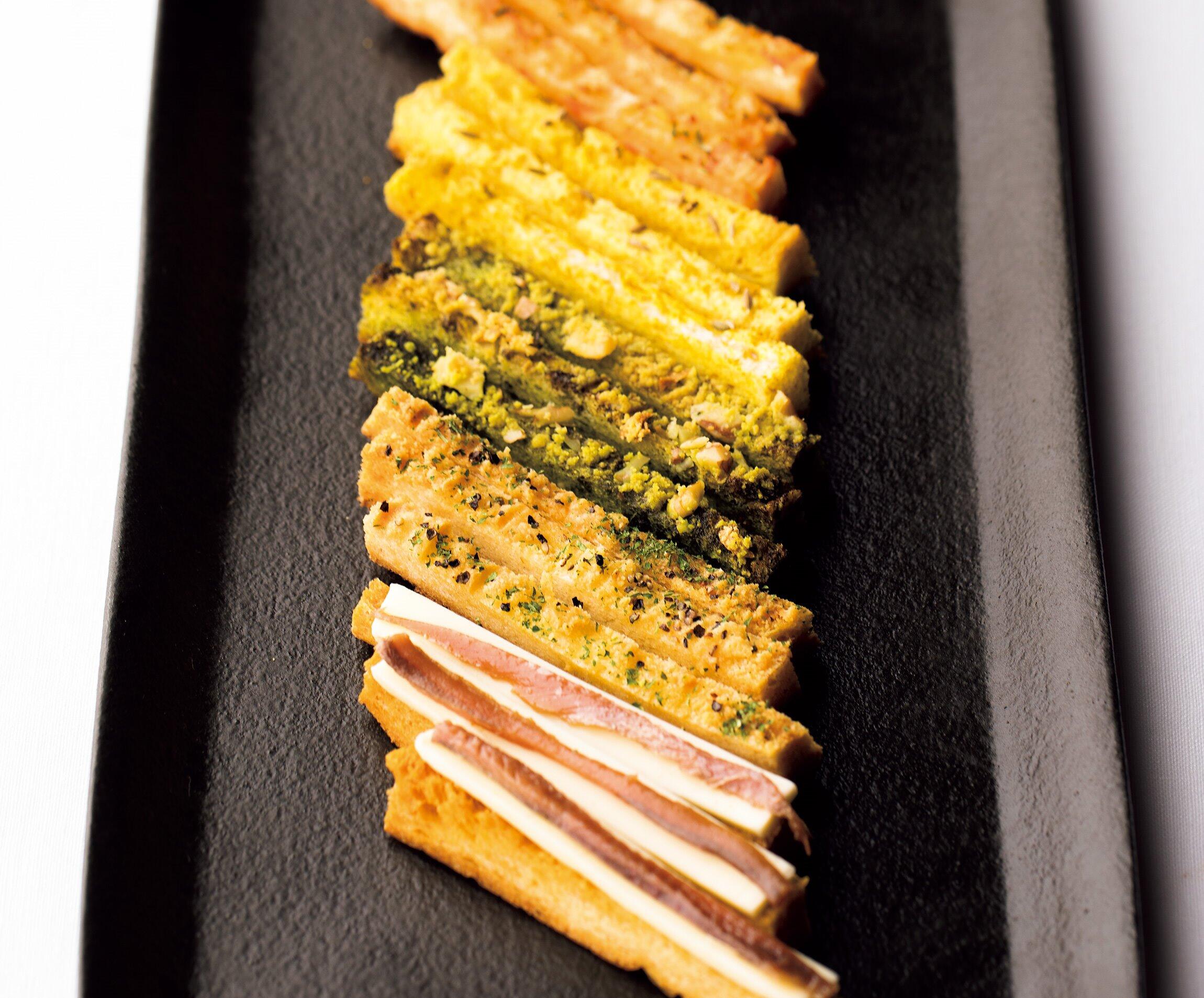 余ったパンの耳で シュガーバターラスク