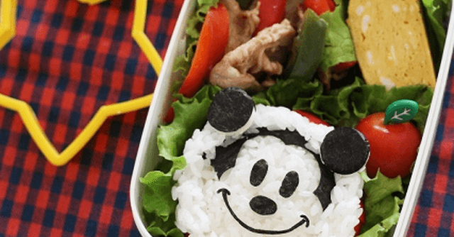 サンタおにぎりとリースサラダのクリスマス弁 作り方: asamiのお弁当。簡単かわいいキャラ弁の作り方