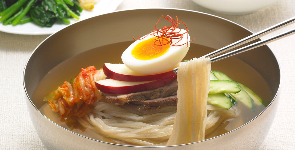 YouTubeで話題！極太もちもち「タンミョン」の韓国式ピリ辛レシピ - macaroni