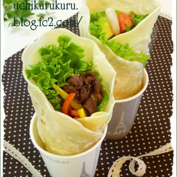 トルティーヤ弁当 🌯💗 お弁当用にミニサイズで作ってみました !! 🤭ˎˊ˗トルティーヤの生地も小さめを買いました😉ソースは簡単にマヨネーズとケチャップを混ぜています🫶🏻 トルティーヤ、ハマりそうです☺️♡ また違う具材でも作ってみます✊🏻 参考になれば