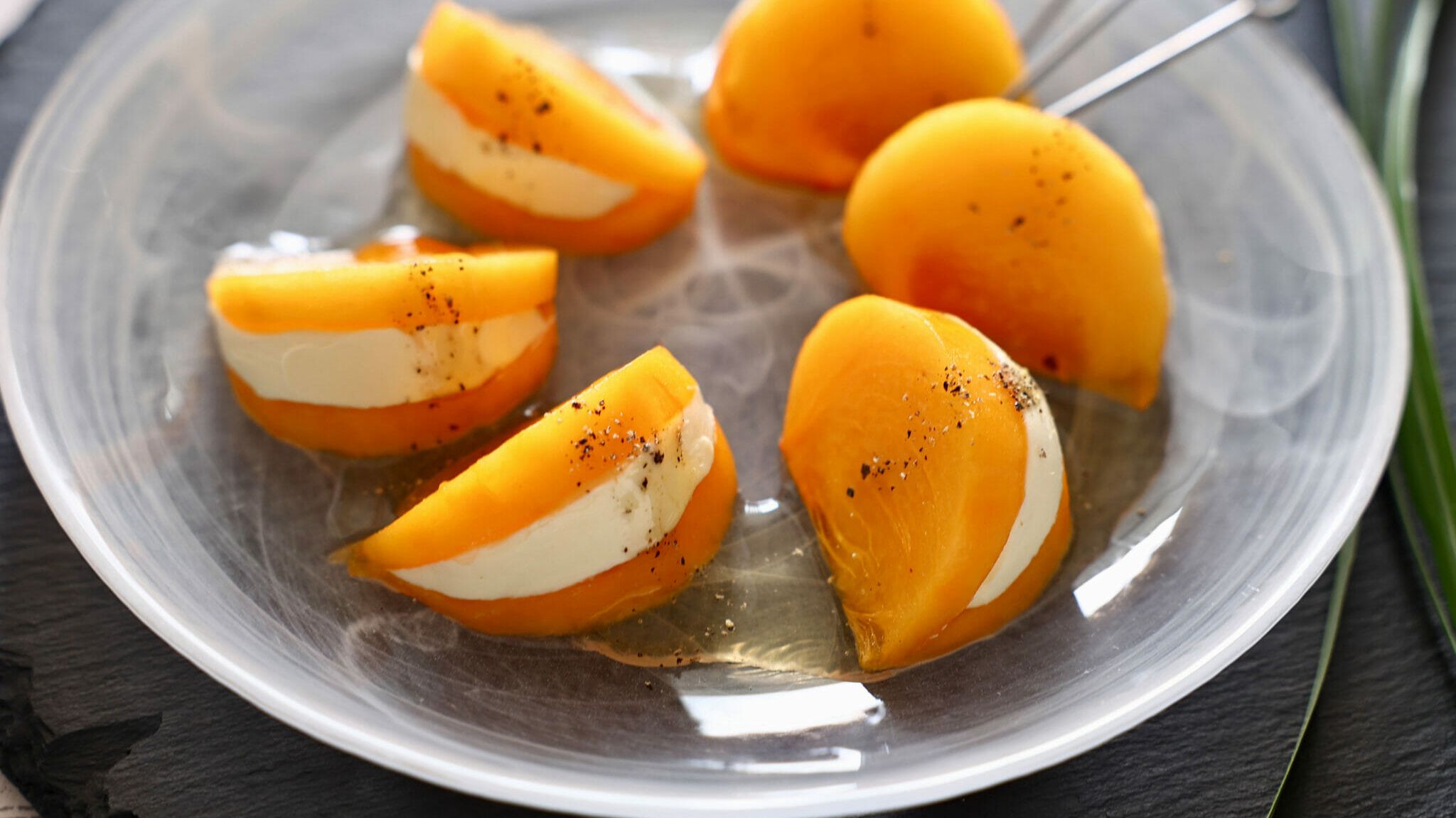 柿とクリームチーズのサラダ : マキパン・homebake パンとお菓子と時々ワイン