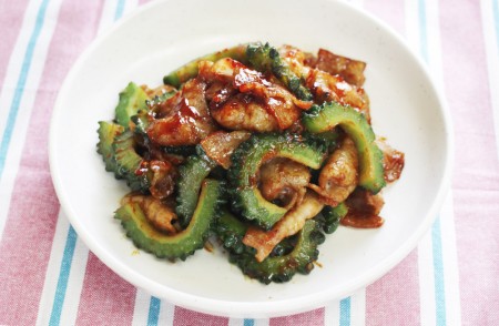 鶏ひき肉のそぼろゴーヤチャンプル