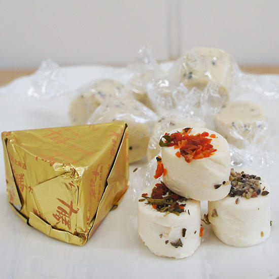 急に“家飲み”になっても平気♡ スーパーで買える「チーズおつまみ」で簡単アレンジ6選Oggi.jp