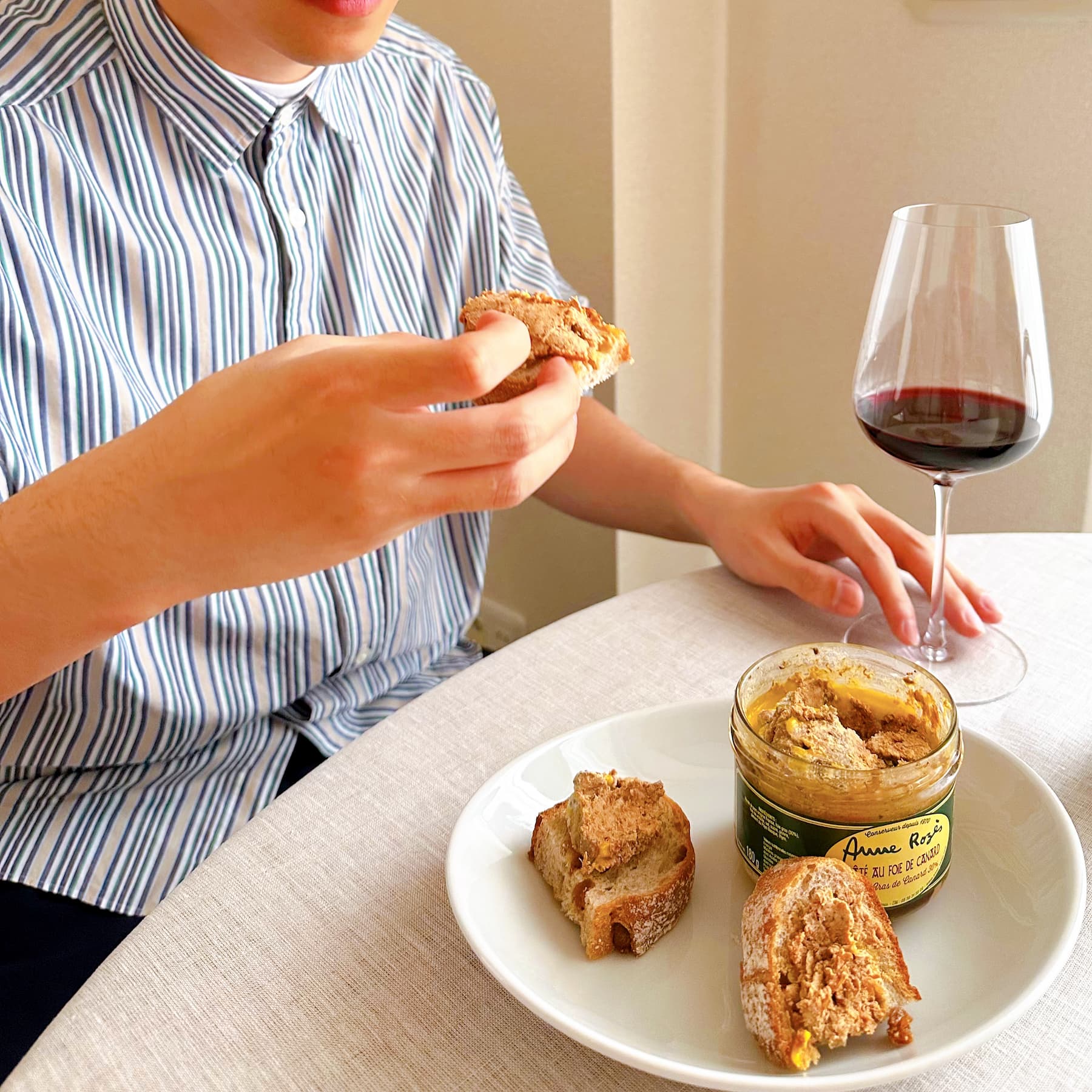 フォワグラ料理伝統的なフランス料理のレシピ