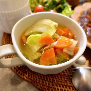 Amazon.co.jp: 食べるだし醤油 130gｘ1 食べる出汁醤油 だししょうゆ 久 世 福商店 ご飯のお供 調味料 お土産 ギフト :食品・飲料・お酒