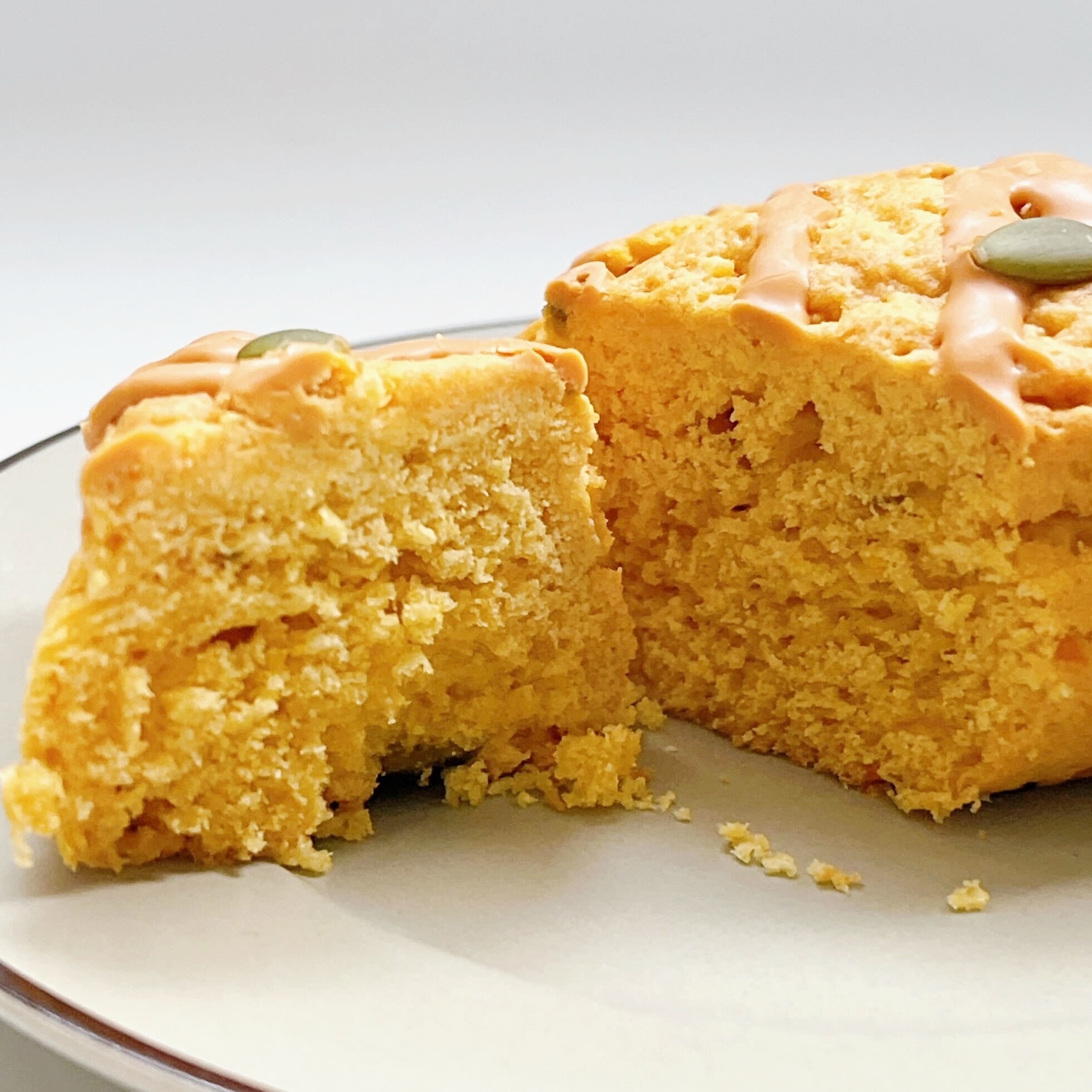 スタバ パンプキンスコーン いつまでTikTok