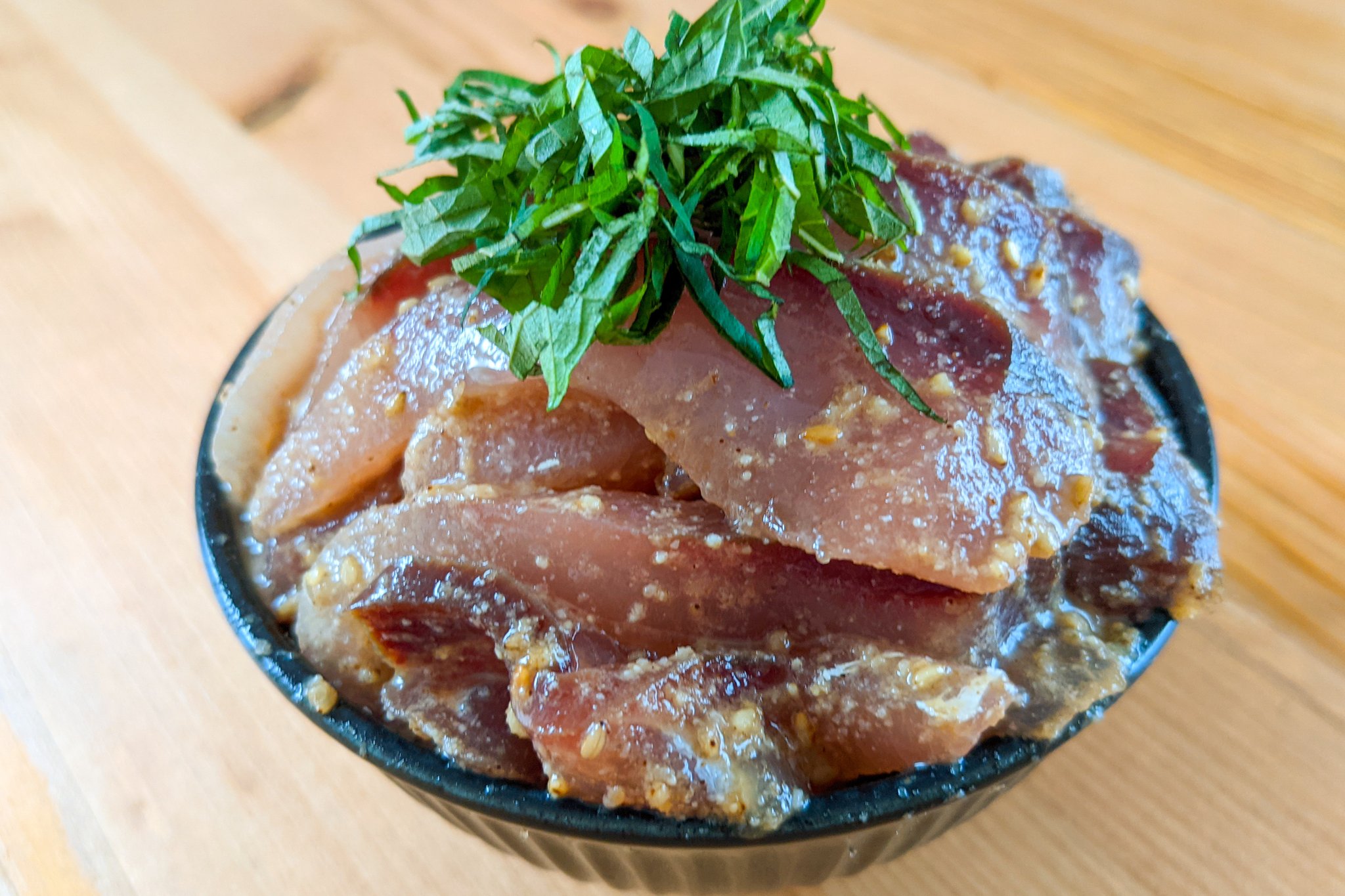 ぶりのごまだくしょうゆ漬け丼