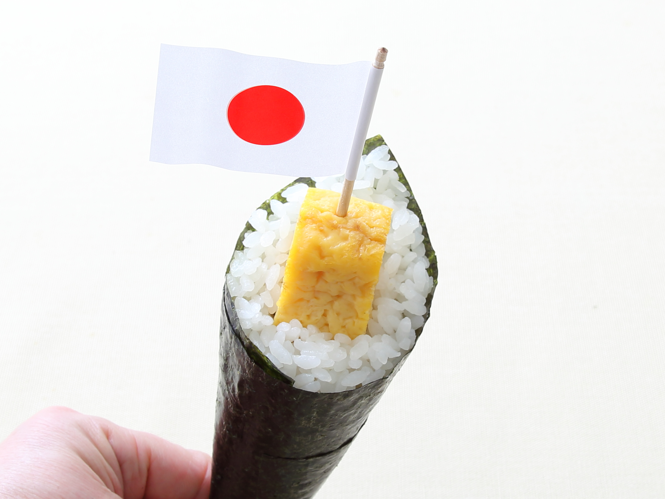 手巻き寿司で使う卵焼きの作り方。甘め・甘くない方法も伝授2ページ目- macaroni