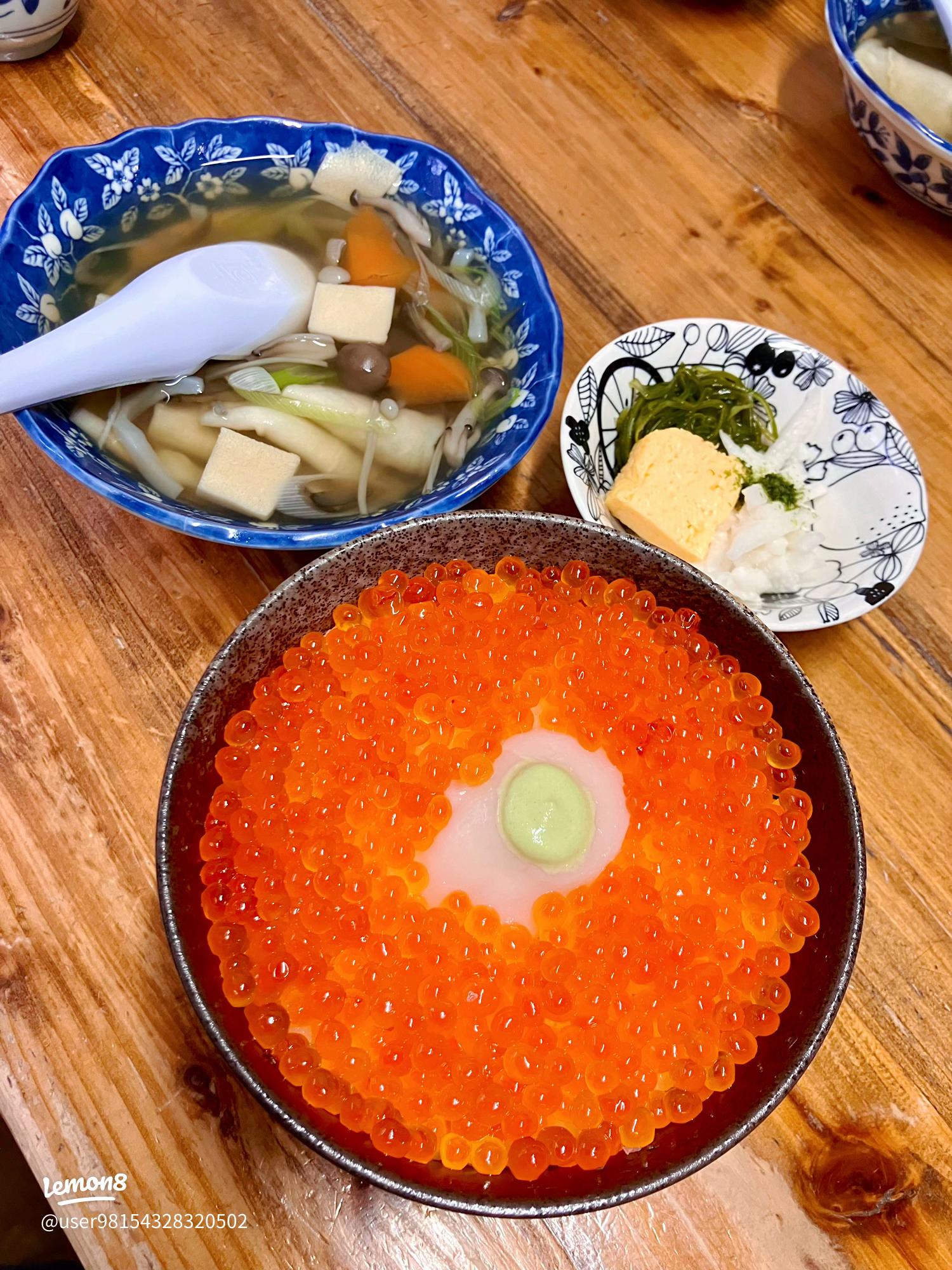 八戸 陸奥湊「みなと食堂」のヒラメづけ丼とせんべい汁│夫婦で世界と日本を旅する生活 Life ＆ Journey