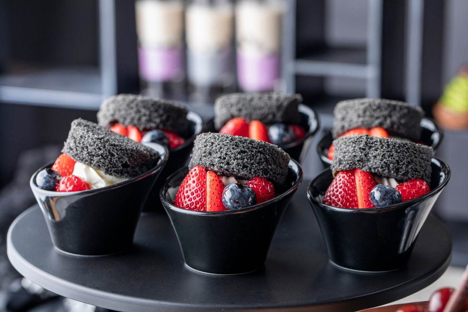 黒い”エビマヨ!? 味のパンチも増し増しになる“黒練りごま”でミウラメシ的中華な一品antenna アンテナ