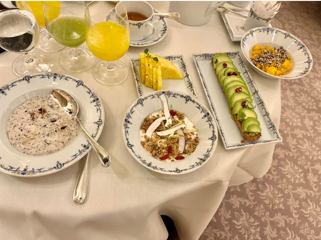 リッツパリ Ritz で体験するパリ最高の朝食 宿泊なしOK- EVISHUMAIのスイーツと旅