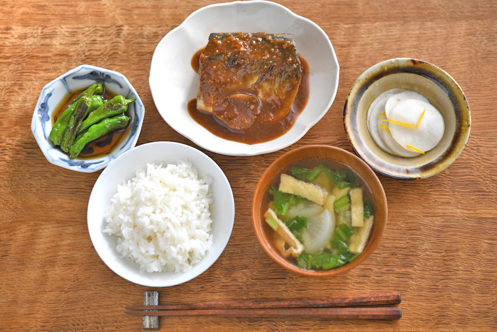 おにぎり おむすびおにぎりアレンジおにぎりレシピおにぎり弁当おにぎりの具 簡単おにぎり 美味しいおにぎりサバ味噌煮缶サバ味噌おにぎり韓国のりおにご馳走おにぎり簡単ランチレシピおにぎりランチ🍙簡単レシピ時短レシピ弁当弁当作り