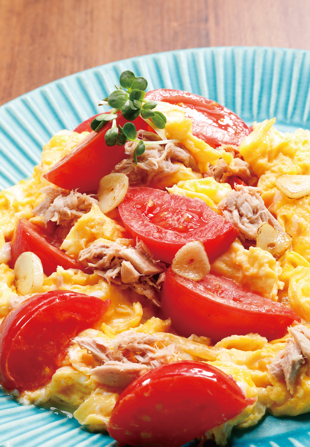 レシピあり🙆‍♀️ .ミニトマトとツナのサラダ. お弁当用に常備しているミニトマトを使い切るため、ツナと合わせたサラダを作りました✨🌿 .ポン酢の爽やかさとごま油の香りが食欲をそそる一品😍💕 無限にミニトマトが食べられちゃいます😆 気になった方は是非お