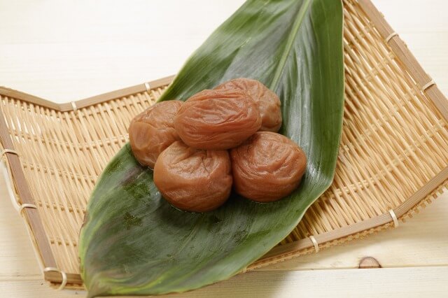 赤梅干し