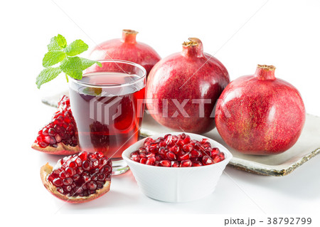 ザクロの実を収穫！ザクロの味は？透き通った赤い果肉が予想以上に甘かった～！ - 村内伸弘のブログが好き😍