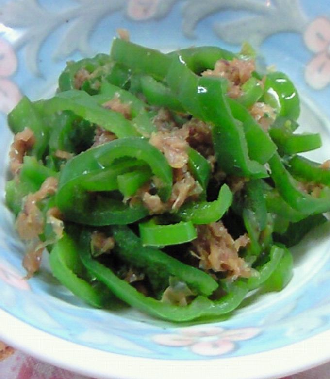 「ピーマンはこの味付けが一番ウマい！」ご飯が進む！ピーマンとちくわのおかか炒め レシピ・作り方Tasty