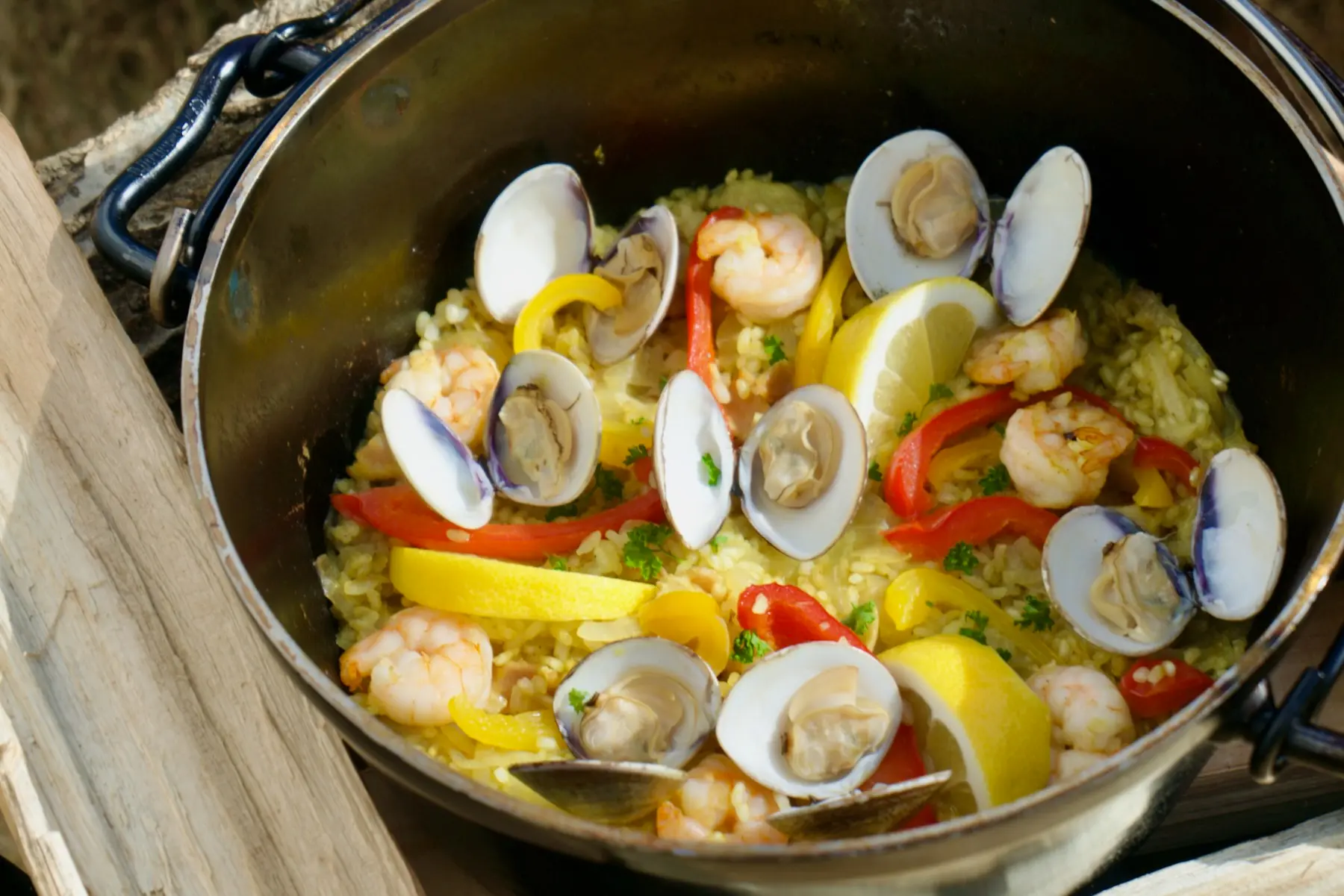 パエリアはサフランなしでも大丈夫！トマト缶など代わりを人気レシピと紹介！ ちそう