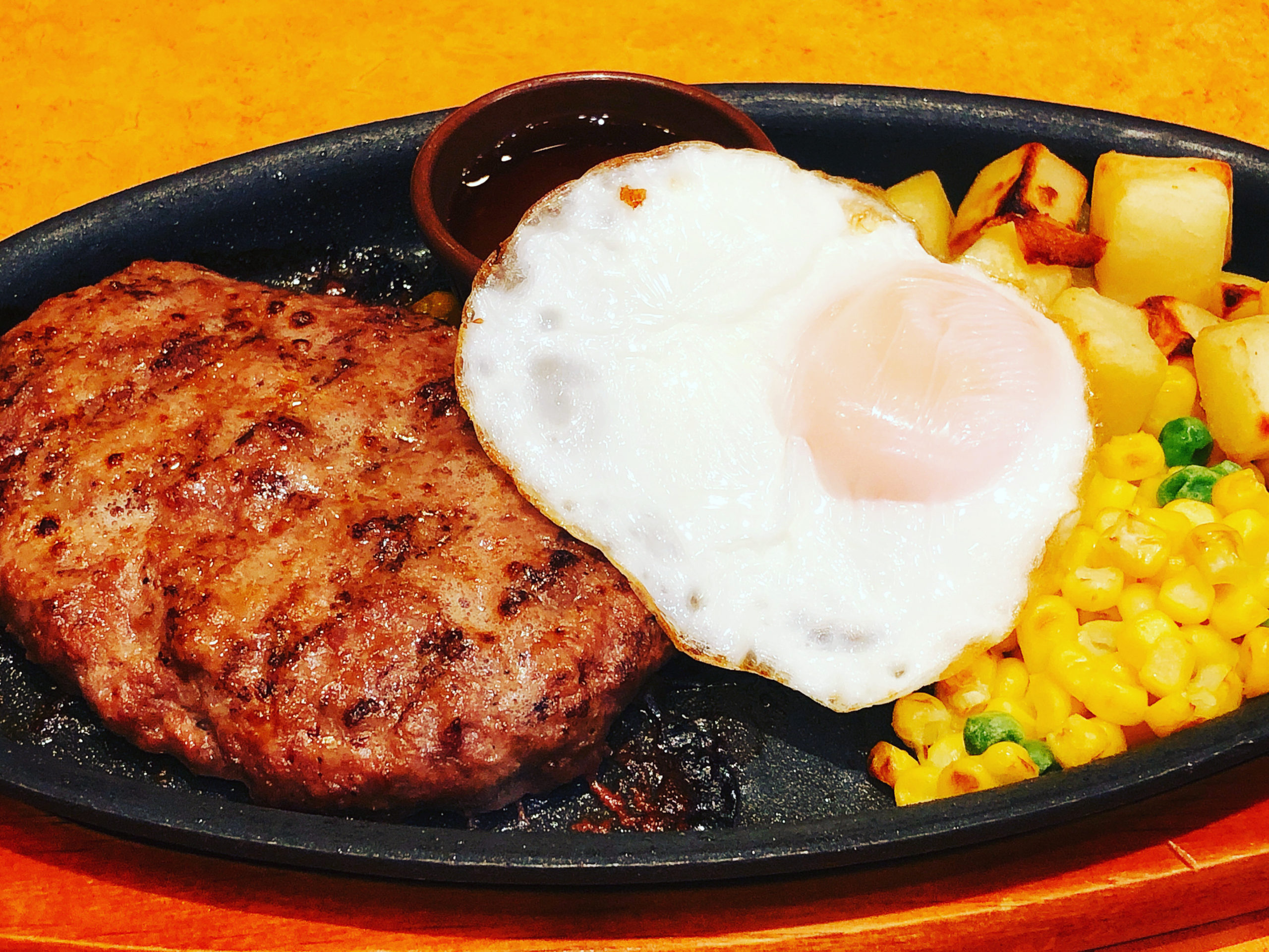 サイゼリヤ ハンバーグステーキまゆげねこの食べ物記録