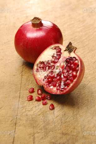 フルーツ 果物 断面 ザクロの写真素材 - PIXTA