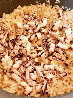 ビールが止まらない！炊飯器で作る絶品『イカ飯』🦑,it社長とインターン上司と部下会社炊飯器レシピ炊飯器簡単レシピおつまみレシピイカ飯駅弁