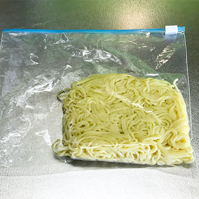 レンチンで簡単！手作り冷凍食品「定番ソース焼きそば」がヘルシーでおいしいママリ