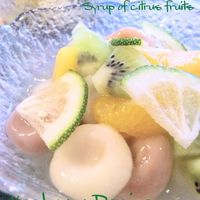 即席甘酸っぱいフルーツグミ 5味 28%果汁含有量 皮むきフルーツキャンディー 中国土産スナック 水果糖 おいしいスナック 喜糖 太妃糖おいしいデザート白桃果汁グミ 82g 盒, 6盒