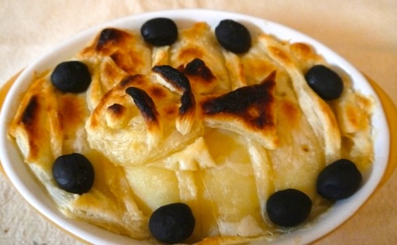 魔女の宅急便のニシンのパイの作り方と味の感想飛び猫