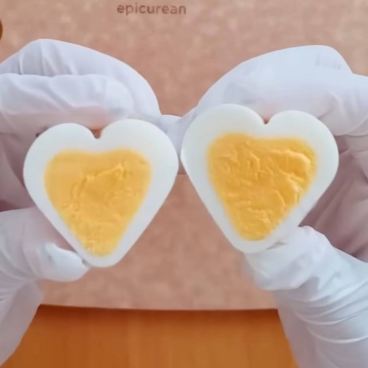 簡単に出来た☆めちゃくちゃかわいい、お花の形のゆで卵♪ それから、色々な面白いたまご用の型たち