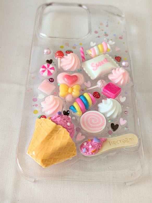 苺ミルクお菓子のiPhoneケース フェイクスイーツiichi 日々の暮らしを心地よくするハンドメイドやアンティークのマーケットプレイス