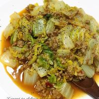 今回は 豚バラ白菜 をご紹介します🥰, レンジで簡単！体も心も温まるレシピ🤤, 作った感想もぜひ教えてくださいね😊, 他のレシピは↓,@aki_irohatable , ・, ・, ■材料詳細, ・白菜1 4玉, ・豚バラ肉250g, ・料理酒大さじ2, ・めんつゆ大さじ2,・ニンニク小さじ1, ・焼肉のたれ大さじ2, ・ポン酢大さじ2, ・すりごま大さじ1,