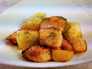 にんにく風味が食欲そそる♪「鮭×じゃがいも」おかずフーディストノート