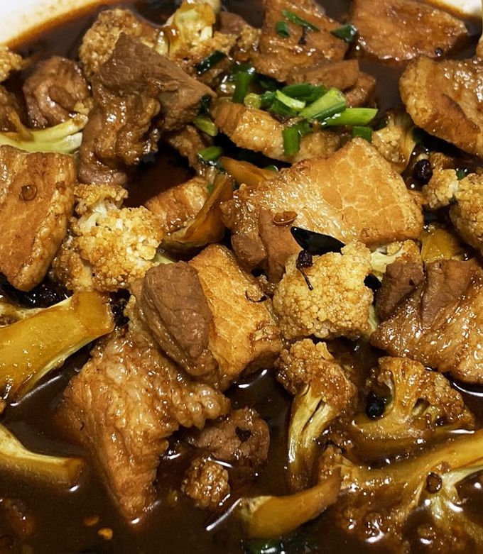 豆板醤でピリ辛！ カリフラワーと豚肉のピリ辛炒め