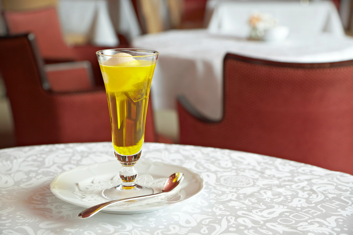 JAPAN - 1902年に資生堂薬局内に開設された、日本で初めての「ソーダファウンテン」が資生堂パーラーのはじまりです。1928年から西洋料理レストランを開業し、西洋料理の草分け的存在として、また銀座のシンボルとして多くの人から親しまれています。Facebook