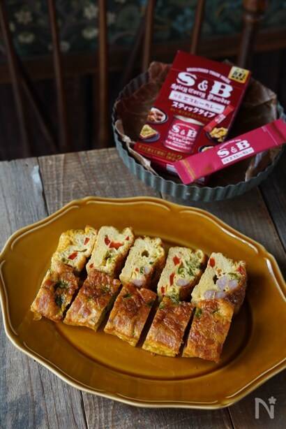 「お肉たっぷり肉じゃがセット」とほうれん草のマヨ白あえ 11月1回