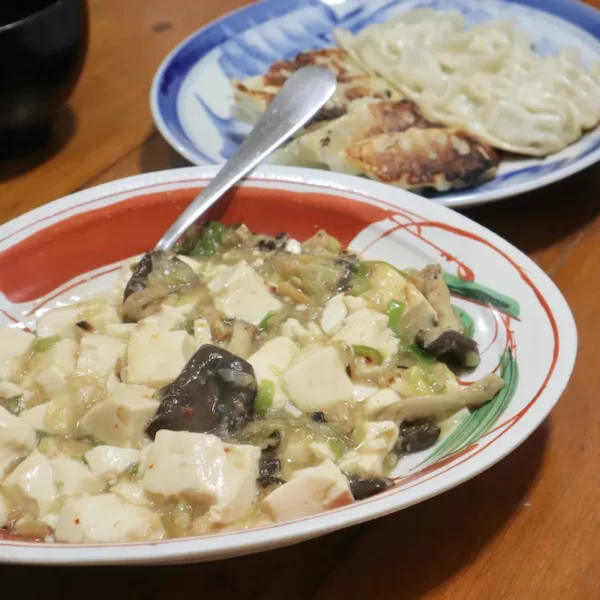 年収200万円の『肉なし麻婆豆腐』の作り方 - YouTube
