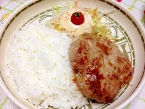 びっくりバーグ✨ , @norichann_recipeさんの投稿をお借りしました, ☟子どもが喜ぶ発酵レシピを発信中！,忘れないように 保存 しておくと便利かも♡, 今日は、某有名ハンバーグ店のハンバーグを, 再現してみた✌️♡, というか私、学生時代に,びっく◯‼️ドンキーで←笑, 5年間キッチンスタッフとして働いてて♡, 大好きな味やから研究して, もどきバーグを3年は作り続けてて,