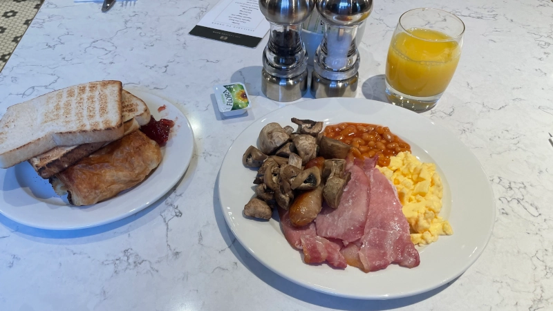 気になる世界の朝ごはん 伝統的イギリス料理イングリッシュ・ブレックファストTABIZINE～人生に旅心を～