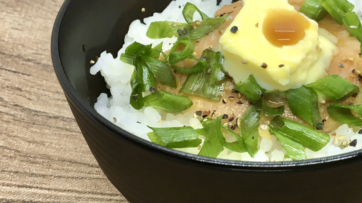 コンビーフマヨごはん